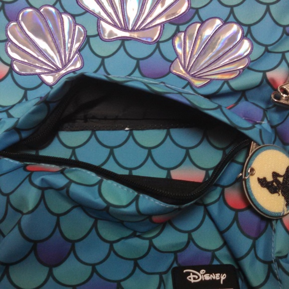 Loungefly Disney Little Mermaid Backpack Holograph - Picture 7 of 7